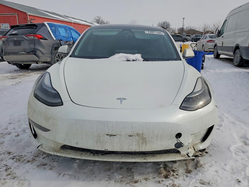 74971105 :رقم المزاد ، 5YJ3E1EA7NF374099 vin ، 2022 Tesla Model 3 مزاد بيع