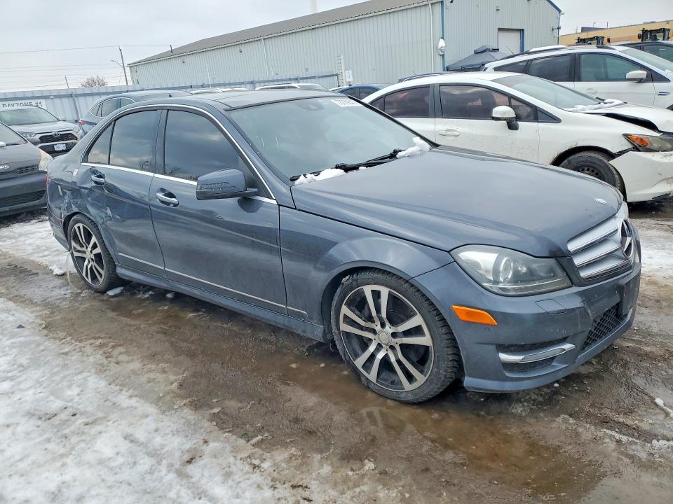2013 Mercedes-benz C მანქანა იყიდება აუქციონზე, vin: WDDGF8JB6DA852354, აუქციონის ნომერი: 78789645