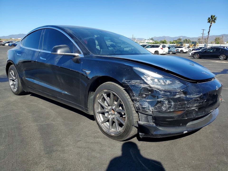 Продажа на аукционе авто 2018 Tesla Model 3, vin: 5YJ3E1EA2JF051766, номер лота: 76212485