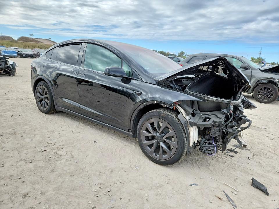 75915925 :رقم المزاد ، 7SAXCBE60NF345071 vin ، 2022 Tesla Model X مزاد بيع