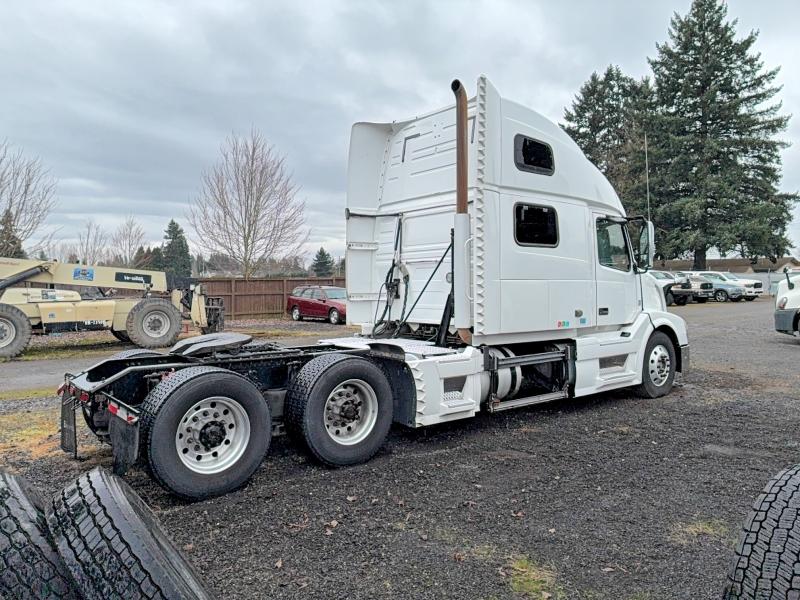 2016 Volvo Vn Vnl მანქანა იყიდება აუქციონზე, vin: 4V4NC9EJ0GN931991, აუქციონის ნომერი: 77786205