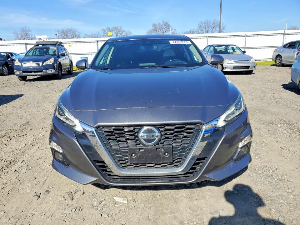 Продажа на аукционе авто 2020 Nissan Altima, vin: 1N4BL4FV5L136000, номер лота: 77413685