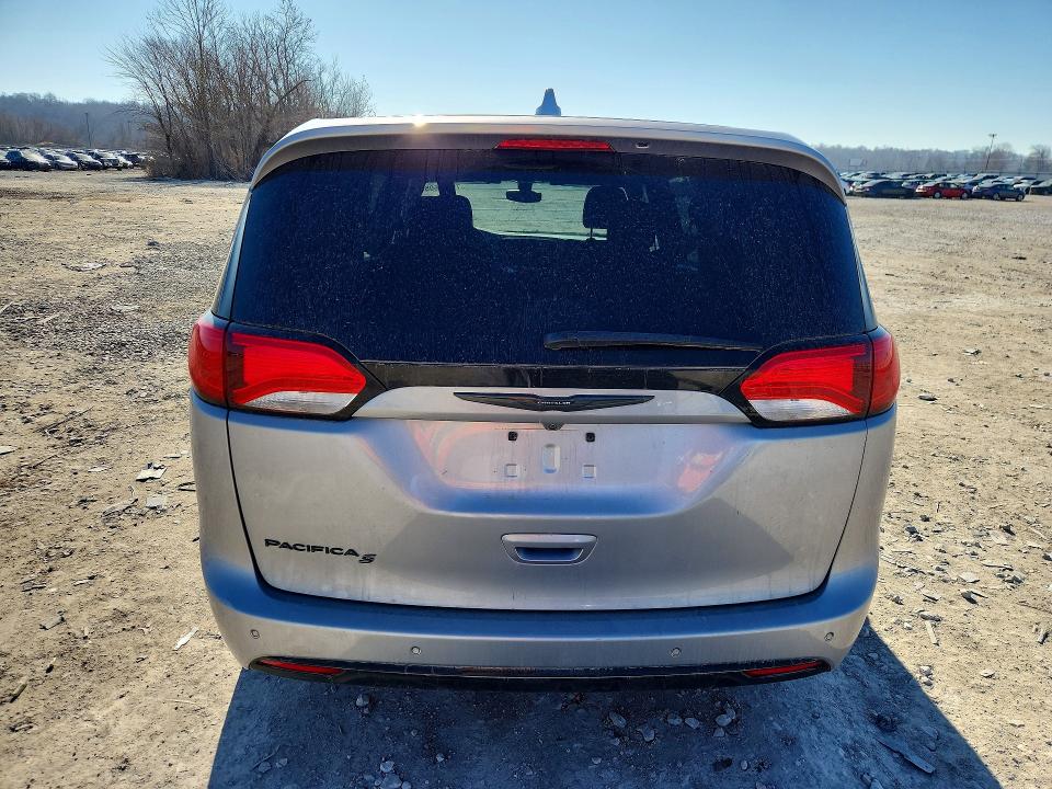 79387605 :رقم المزاد ، 2C4RC1FG4JR198209 vin ، 2018 Chrysler Pacifica مزاد بيع