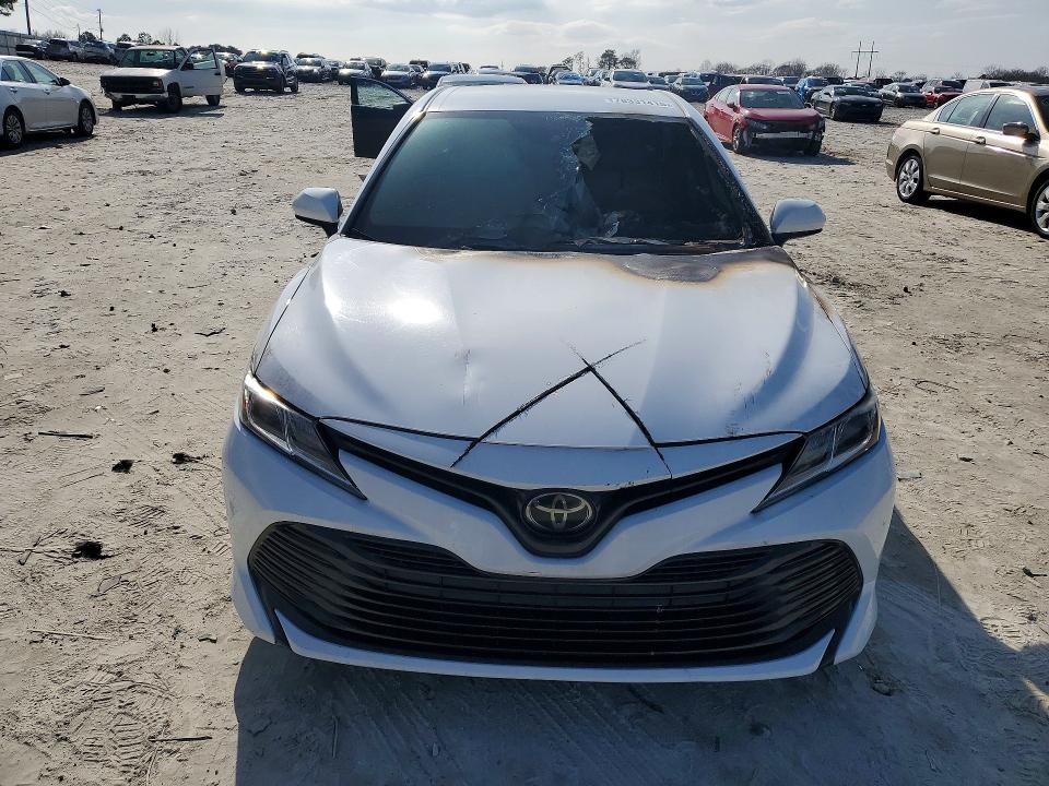 78331415 :رقم المزاد ، 4T1B11HK1KU822430 vin ، 2019 Toyota Camry مزاد بيع