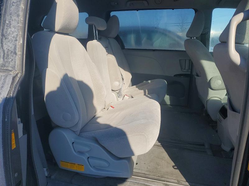77367595 :رقم المزاد ، 5TDKK3DC9DS389457 vin ، 2013 Toyota Sienna مزاد بيع