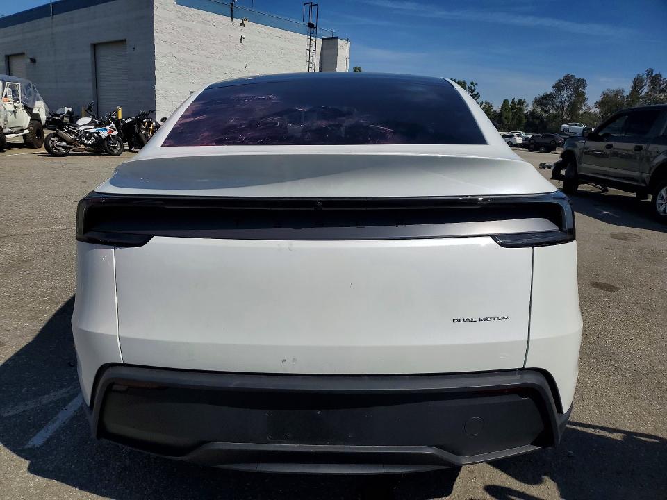 78685185 :رقم المزاد ، 7SAYGDEE4TF526263 vin ، 2026 Tesla Model Y مزاد بيع