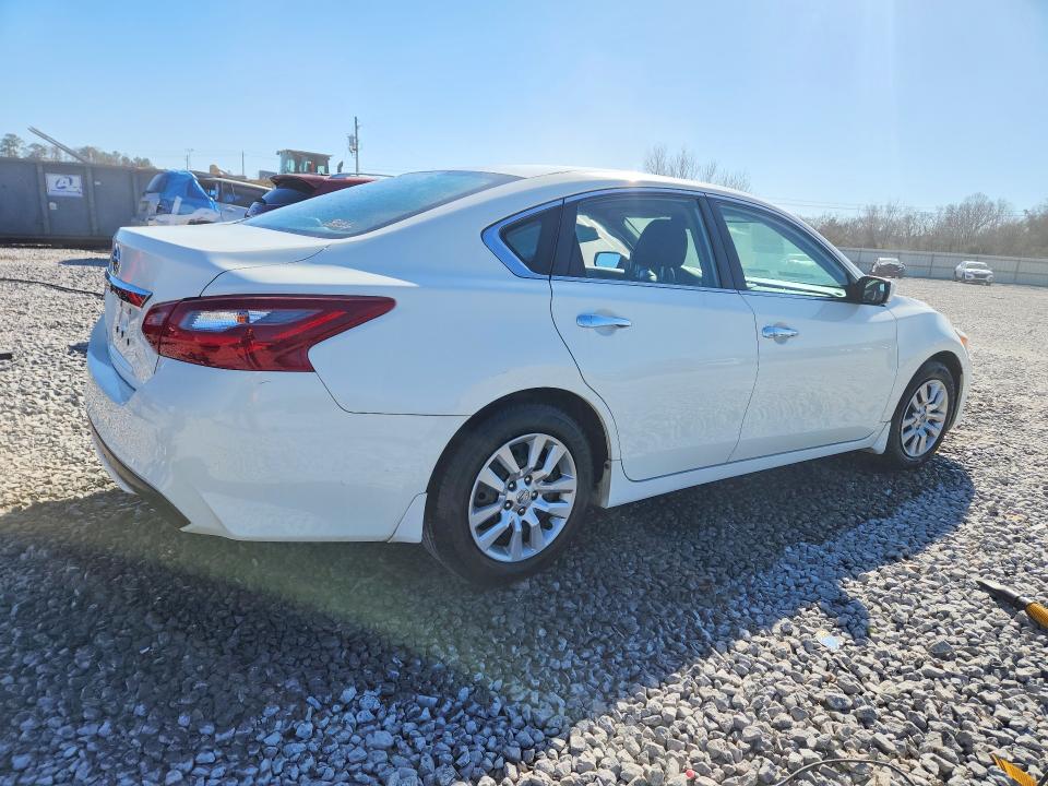 Продажа на аукционе авто 2018 Nissan Altima, vin: 1N4AL3AP2JC290949, номер лота: 78468045