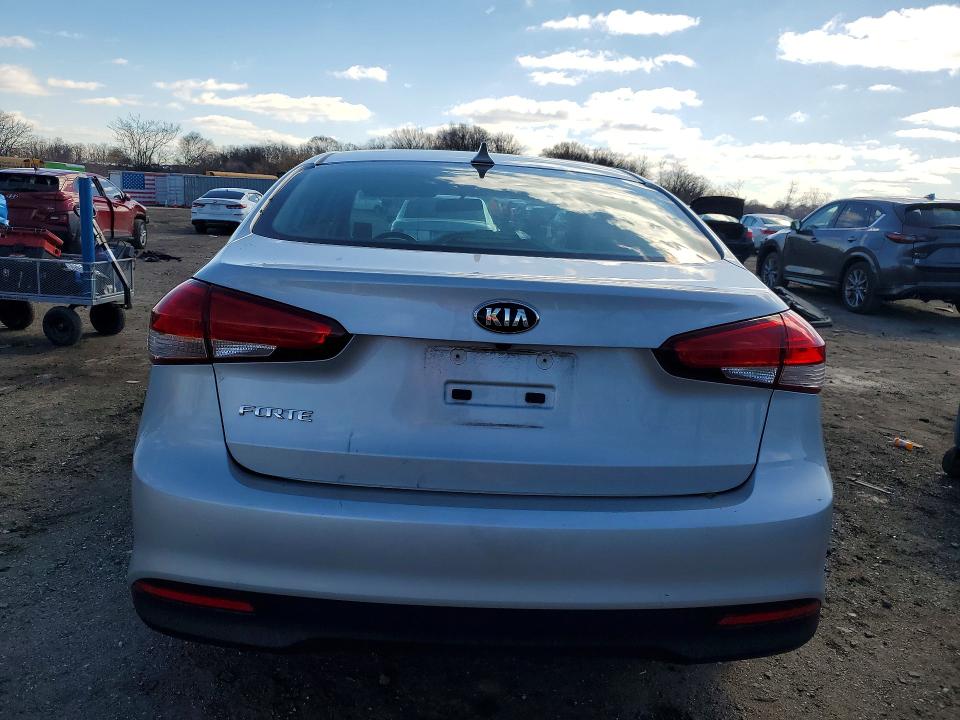 78657955 :رقم المزاد ، 3KPFL4A7XHE140662 vin ، 2017 Kia Forte مزاد بيع