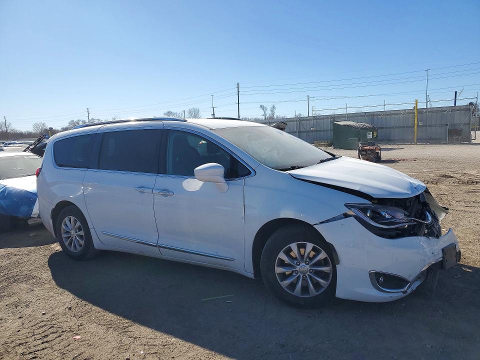 Продаж на аукціоні авто 2019 Chrysler Pacifica, vin: 2C4RC1BG4KR650196, номер лоту: 77810615