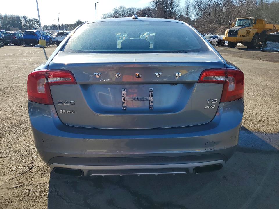 2016 Volvo S60 Cross მანქანა იყიდება აუქციონზე, vin: YV4612UM1G2000732, აუქციონის ნომერი: 77351035