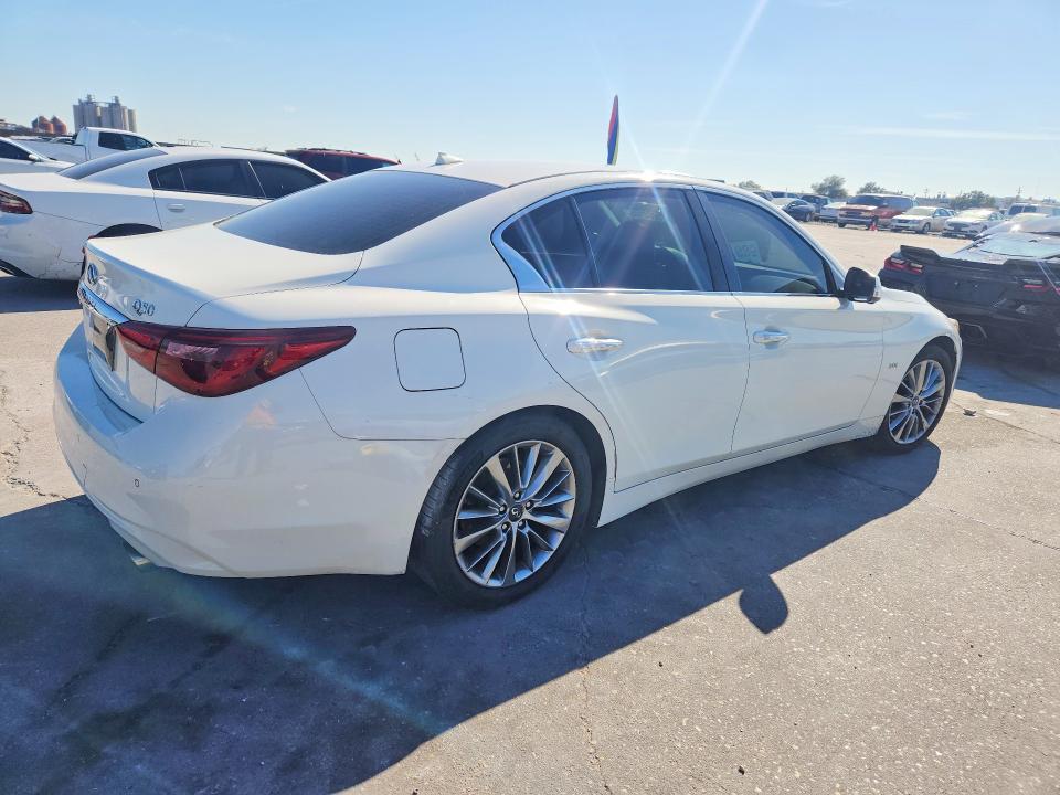 75062105 :رقم المزاد ، JN1EV7AP0JM355825 vin ، 2018 Infiniti Q50 مزاد بيع