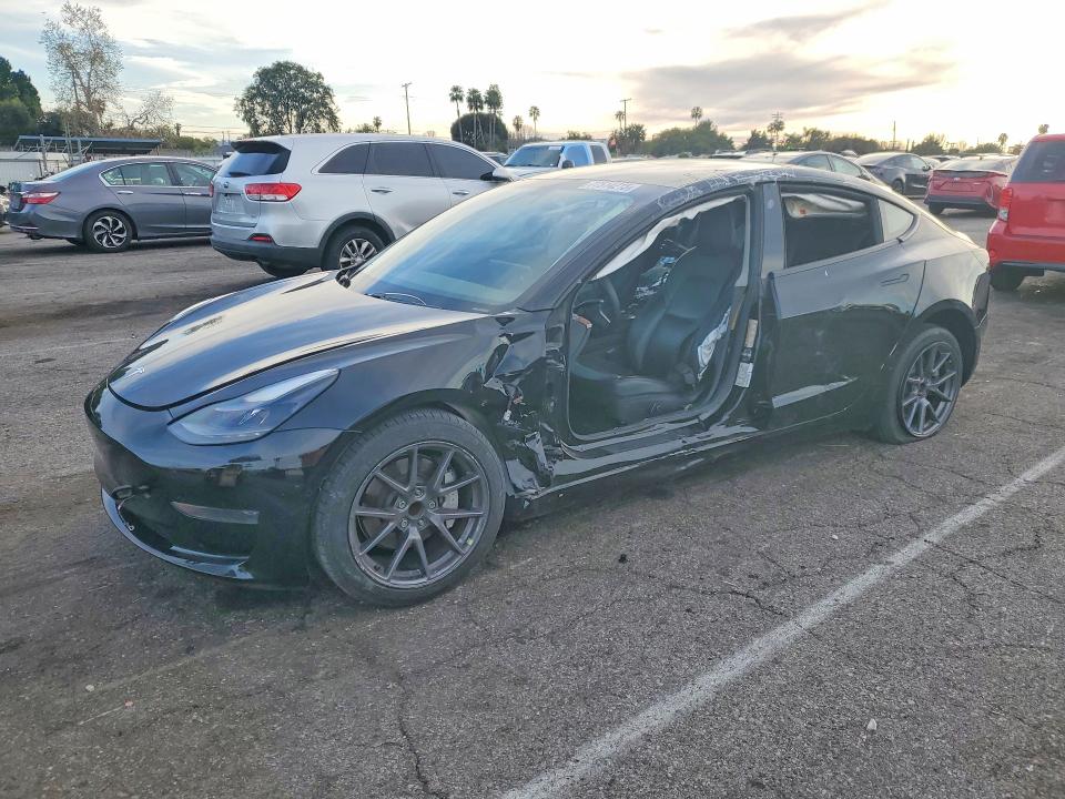 Продажа на аукционе авто 2021 Tesla Model 3, vin: 5YJ3E1EAXMF871291, номер лота: 77514215