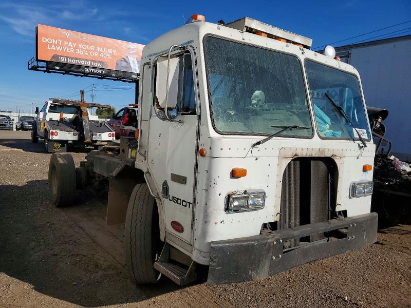 Продаж на аукціоні авто 2002 Peterbilt Tractor 320, vin: 1XPZA08X62D713551, номер лоту: 78884395