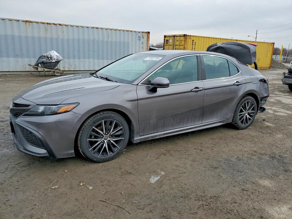 77597755 :رقم المزاد ، 4T1G11AK3MU520947 vin ، 2021 Toyota Camry مزاد بيع