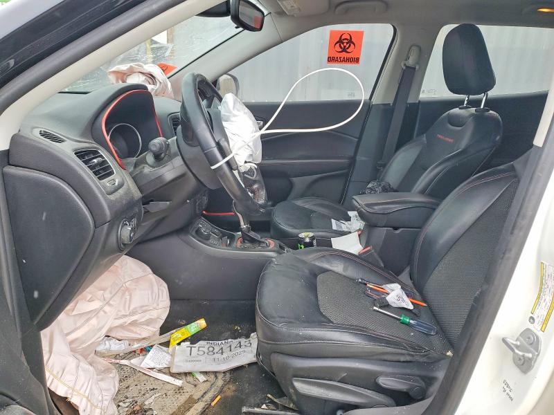 75625815 :رقم المزاد ، 3C4NJDDB0JT451214 vin ، 2018 Jeep Compass مزاد بيع