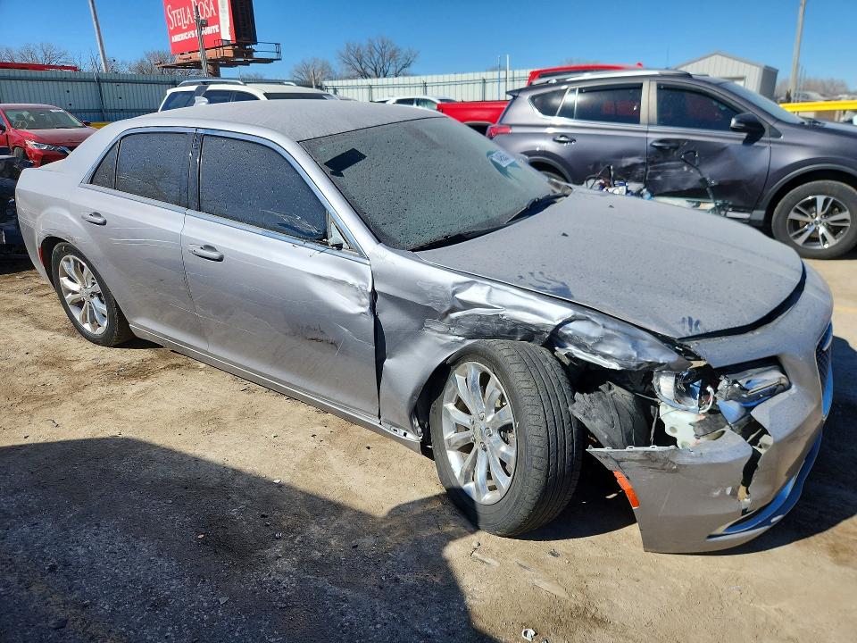 78495635 :رقم المزاد ، 2C3CCARG2HH521968 vin ، 2017 Chrysler 300 مزاد بيع