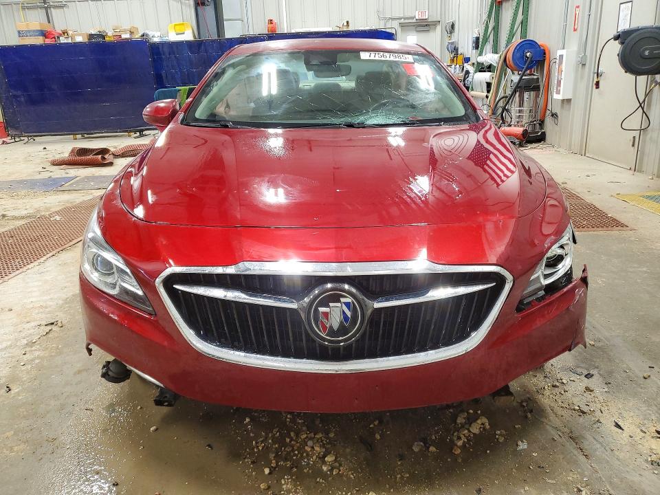 77567985 :رقم المزاد ، 1G4ZR5SS4JU139983 vin ، 2018 Buick Lacrosse مزاد بيع