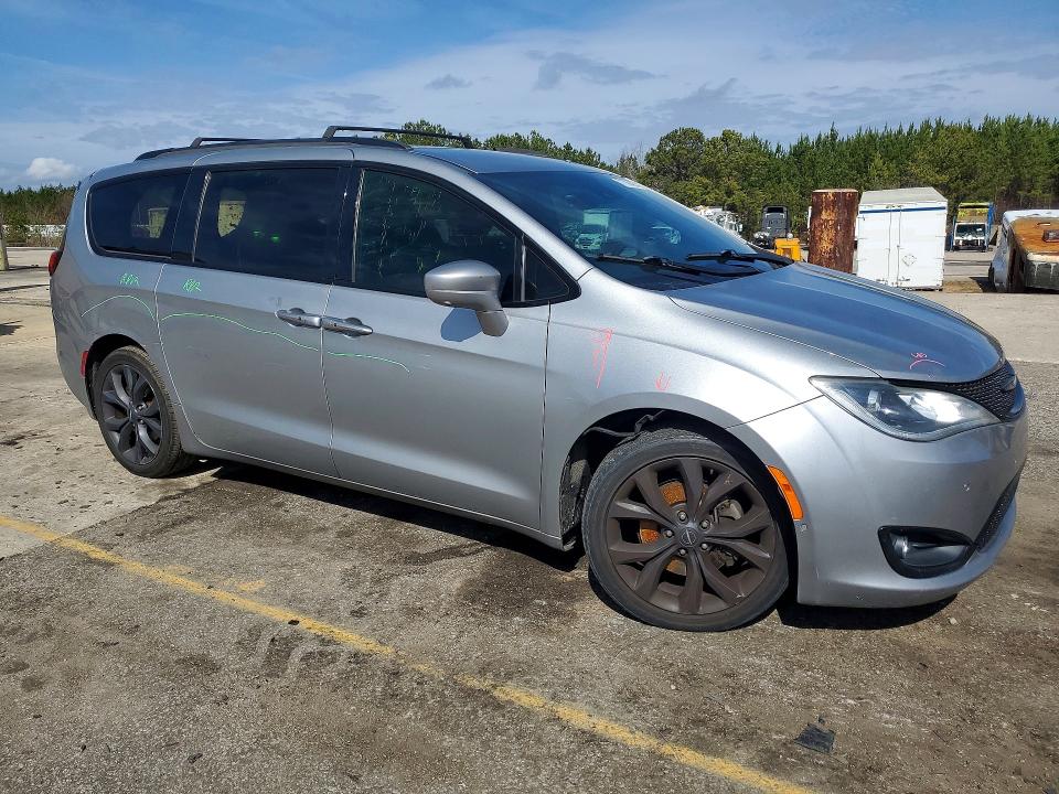 77709485 :رقم المزاد ، 2C4RC1EGXJR338345 vin ، 2018 Chrysler Pacifica مزاد بيع