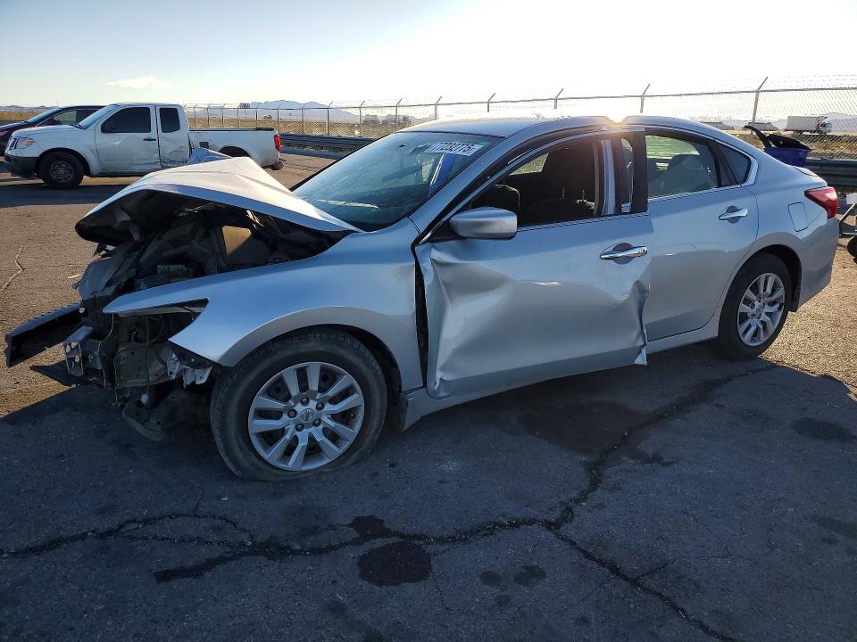 Продажа на аукционе авто 2016 Nissan Altima, vin: 1N4AL3AP8GN352917, номер лота: 77232775