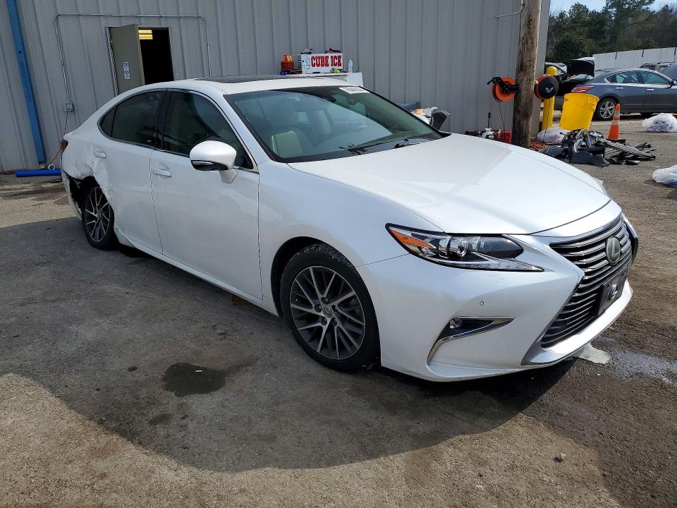76062035 :رقم المزاد ، 58ABK1GG6JU114949 vin ، 2018 Lexus Es مزاد بيع