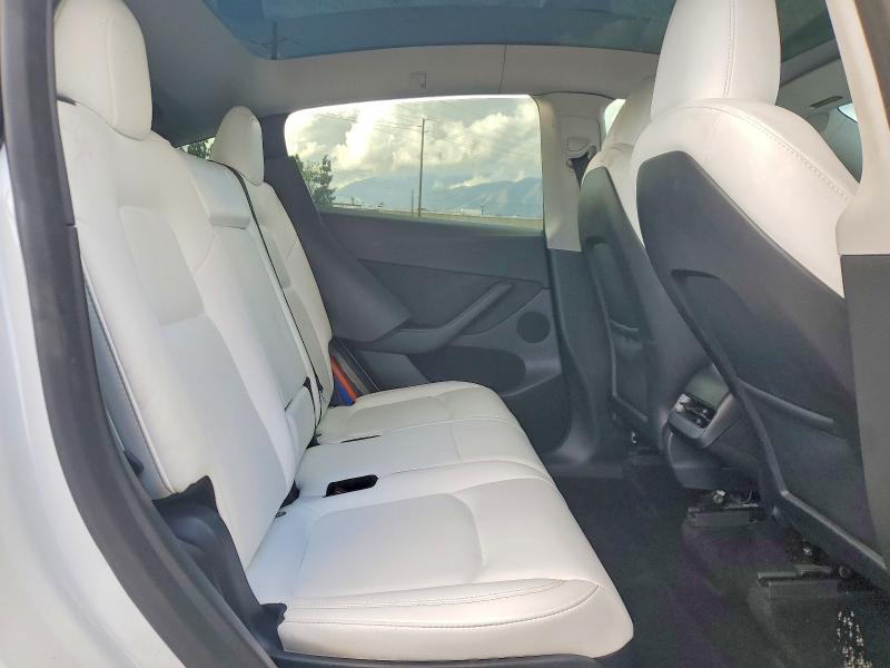 2024 Tesla Model Y მანქანა იყიდება აუქციონზე, vin: 7SAYGAEE2RF125057, აუქციონის ნომერი: 77789465
