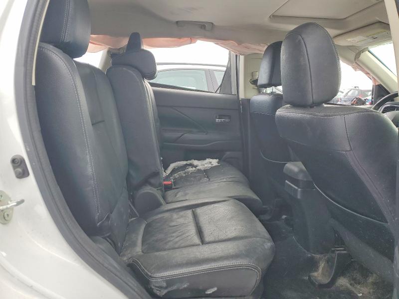 76358555 :رقم المزاد ، JA4AZ2A36JZ600561 vin ، 2018 Mitsubishi Outlander مزاد بيع