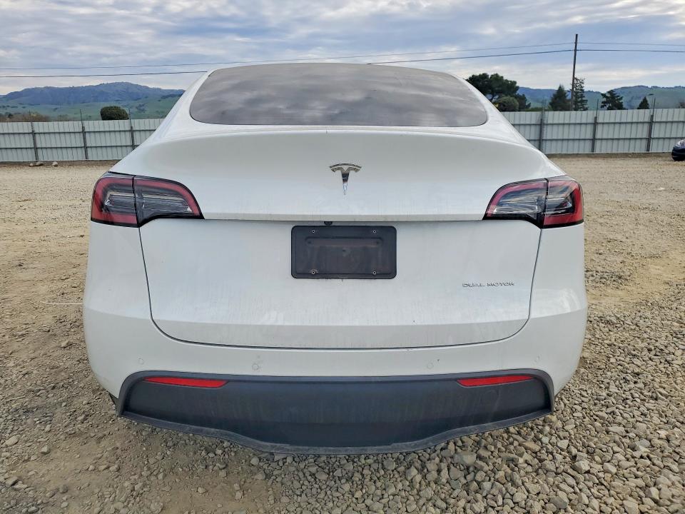 76976515 :رقم المزاد ، 7SAYGDEE8NF388214 vin ، 2022 Tesla Model Y مزاد بيع