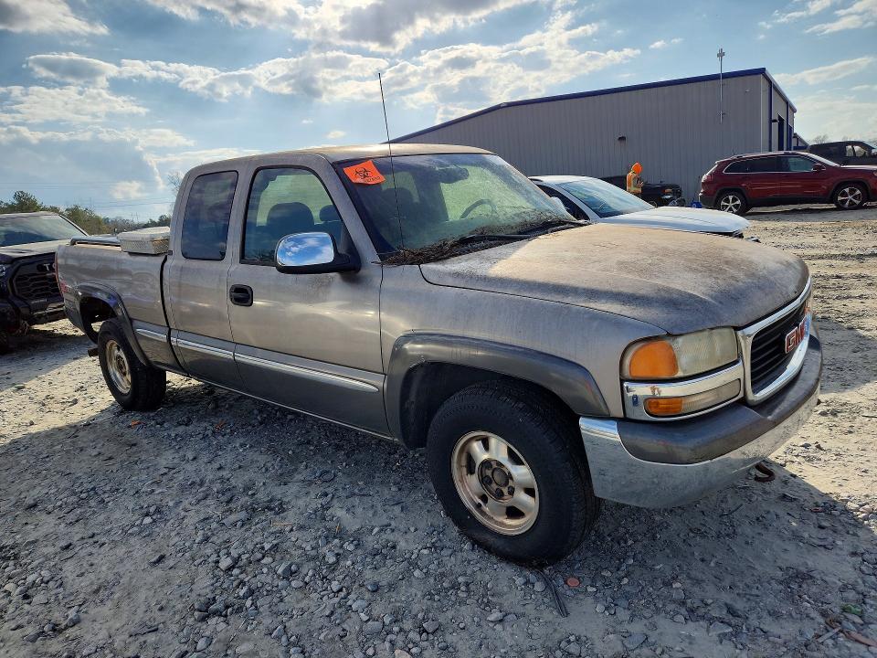 77824015 :رقم المزاد ، 2GTEK19T3Y1226889 vin ، 2000 Gmc New Sierra مزاد بيع