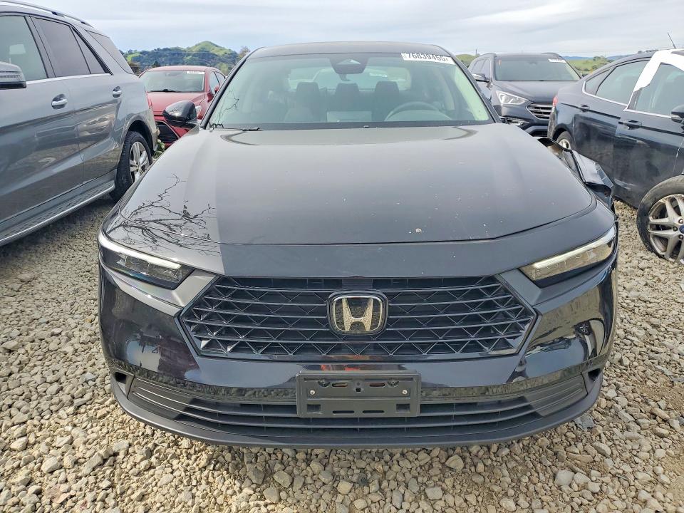 76839455 :رقم المزاد ، 1HGCY1F23SA046702 vin ، 2025 Honda Accord مزاد بيع