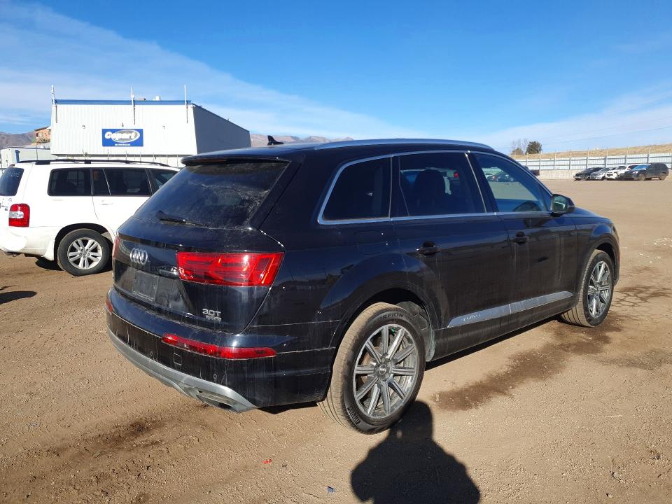 76044415 :رقم المزاد ، WA1VAAF75HD030039 vin ، 2017 Audi Q7 مزاد بيع