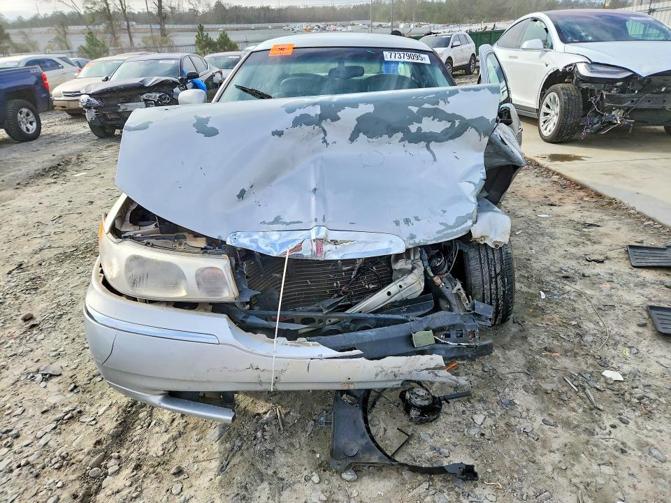 77379095 :رقم المزاد ، 1LNHM81W1YY900195 vin ، 2000 Lincoln Town Car مزاد بيع
