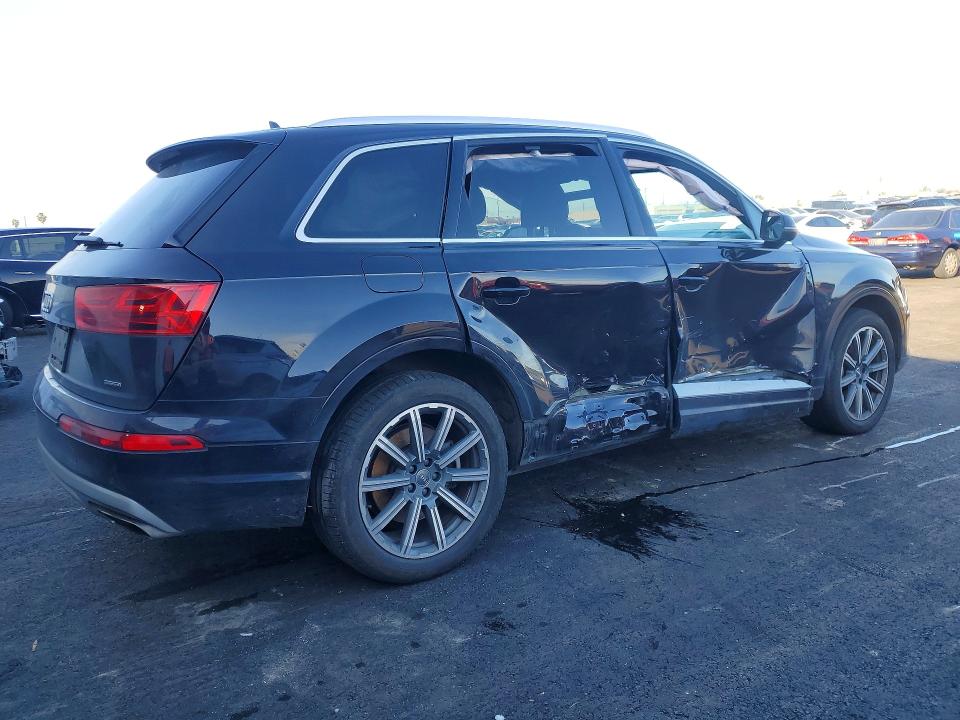 2018 Audi Q7 მანქანა იყიდება აუქციონზე, vin: WA1LHAF71JD046036, აუქციონის ნომერი: 78895705