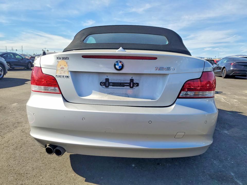 2010 Bmw 1 Series მანქანა იყიდება აუქციონზე, vin: WBAUN1C52AVH82127, აუქციონის ნომერი: 78378805