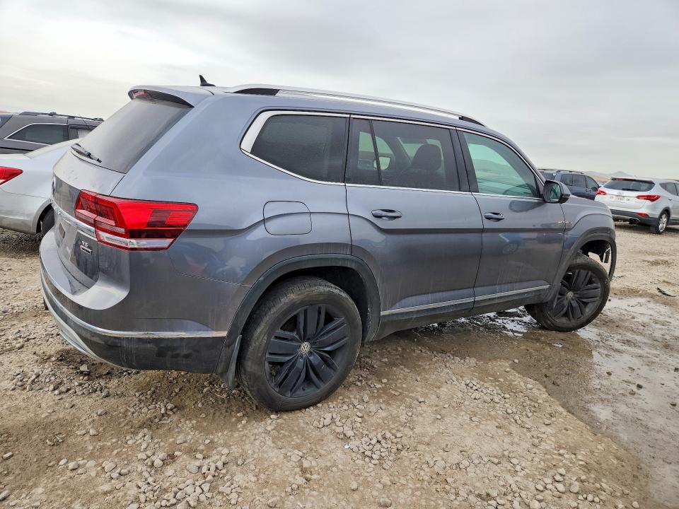 76848615 :رقم المزاد ، 1V2NR2CA6JC584480 vin ، 2018 Volkswagen Atlas مزاد بيع