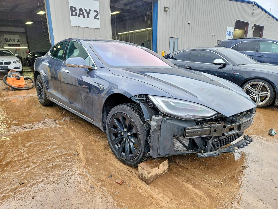 2017 Tesla Model S მანქანა იყიდება აუქციონზე, vin: 5YJSA1E27HF217306, აუქციონის ნომერი: 76197265