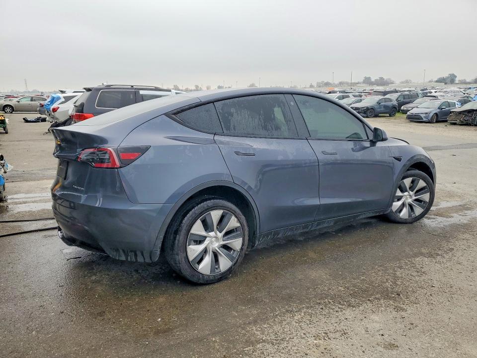 76995505 :رقم المزاد ، 7SAYGDEE0PF639133 vin ، 2023 Tesla Model Y مزاد بيع