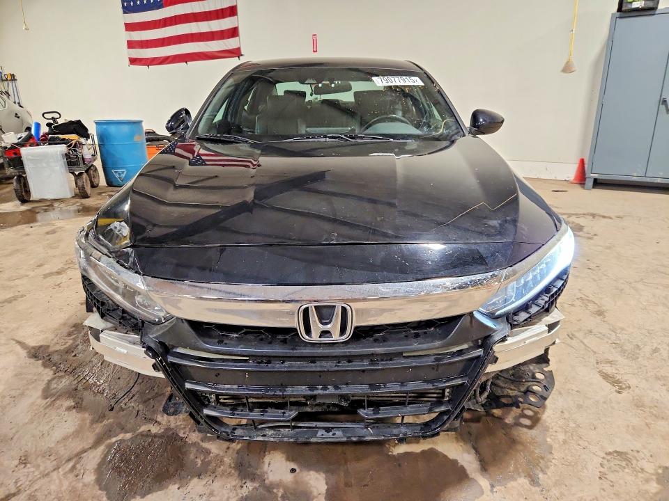 79077915 :رقم المزاد ، 1HGCV1F30JA200296 vin ، 2018 Honda Accord مزاد بيع