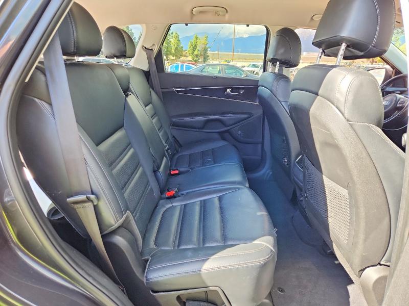2017 Kia Sorento მანქანა იყიდება აუქციონზე, vin: 5XYPH4A17HG188687, აუქციონის ნომერი: 77554355