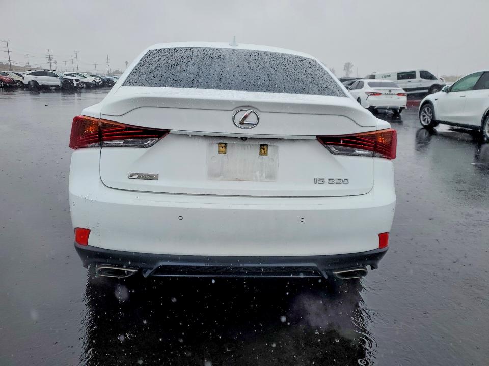 77558895 :رقم المزاد ، JTHGZ1B24L5036675 vin ، 2020 Lexus Is مزاد بيع