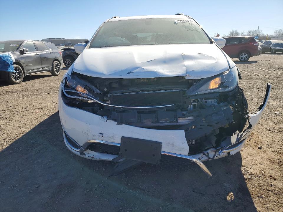 Продаж на аукціоні авто 2019 Chrysler Pacifica, vin: 2C4RC1BG4KR650196, номер лоту: 77810615