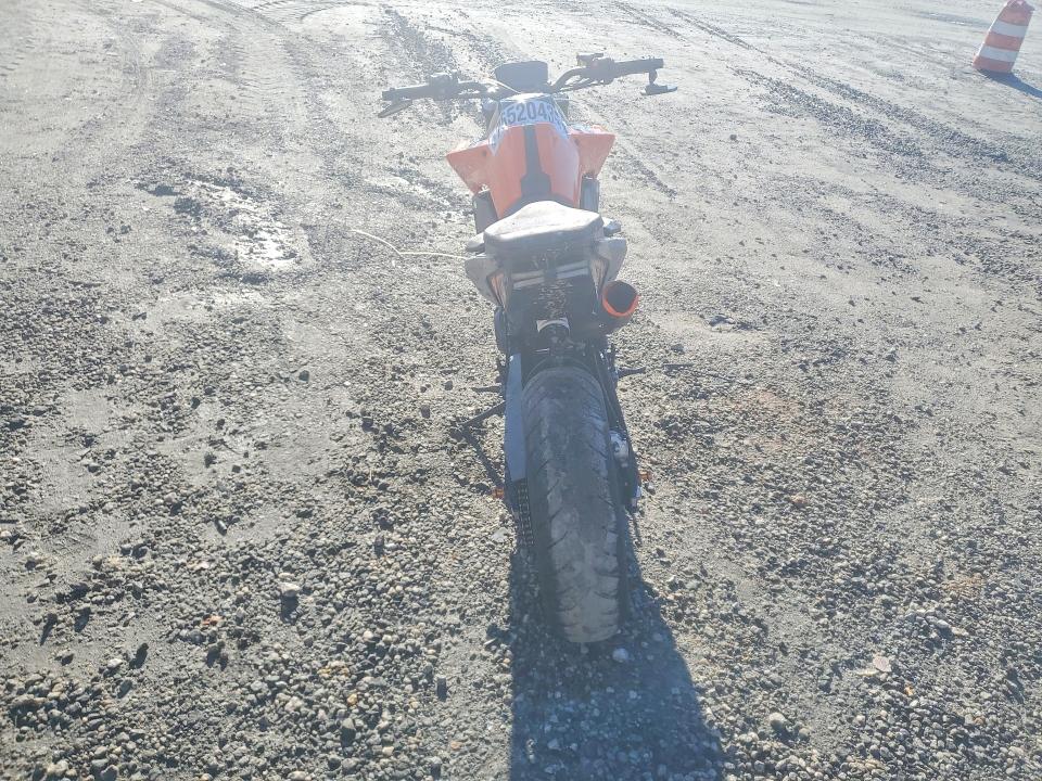 76520435 :رقم المزاد ، LCETU7408PH700364 vin ، 2023 Ktm 790 مزاد بيع