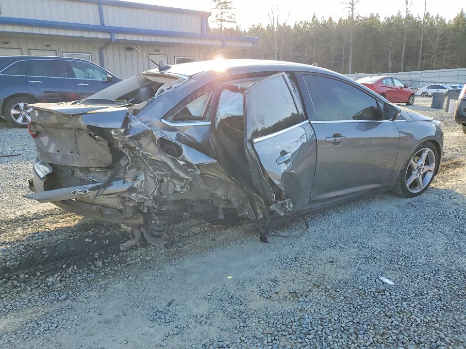 76231315 :رقم المزاد ، 1FAHP3J29CL443398 vin ، 2012 Ford Focus مزاد بيع