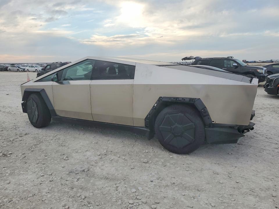 73372385 :رقم المزاد ، 7G2CEHED6SA076023 vin ، 2025 Tesla Cybertruck مزاد بيع