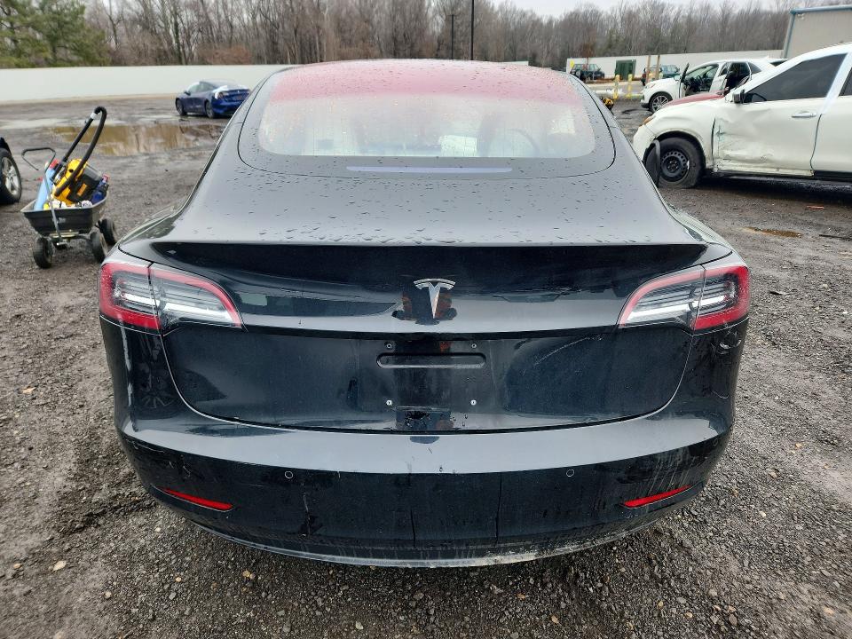 76958535 :رقم المزاد ، 5YJ3E1EA1JF166228 vin ، 2018 Tesla Model 3 مزاد بيع