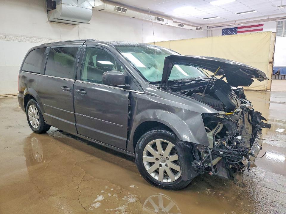 78441765 :رقم المزاد ، 2C4RC1AG0FR676737 vin ، 2015 Chrysler Town & Country مزاد بيع
