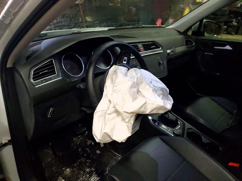 76333905 :رقم المزاد ، 3VV2B7AX4JM152645 vin ، 2018 Volkswagen Tiguan مزاد بيع