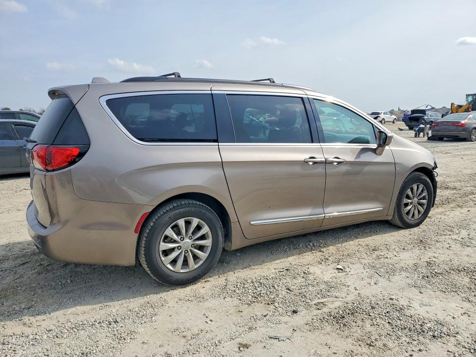 2017 Chrysler Pacifica მანქანა იყიდება აუქციონზე, vin: 2C4RC1BG9HR654205, აუქციონის ნომერი: 76522285