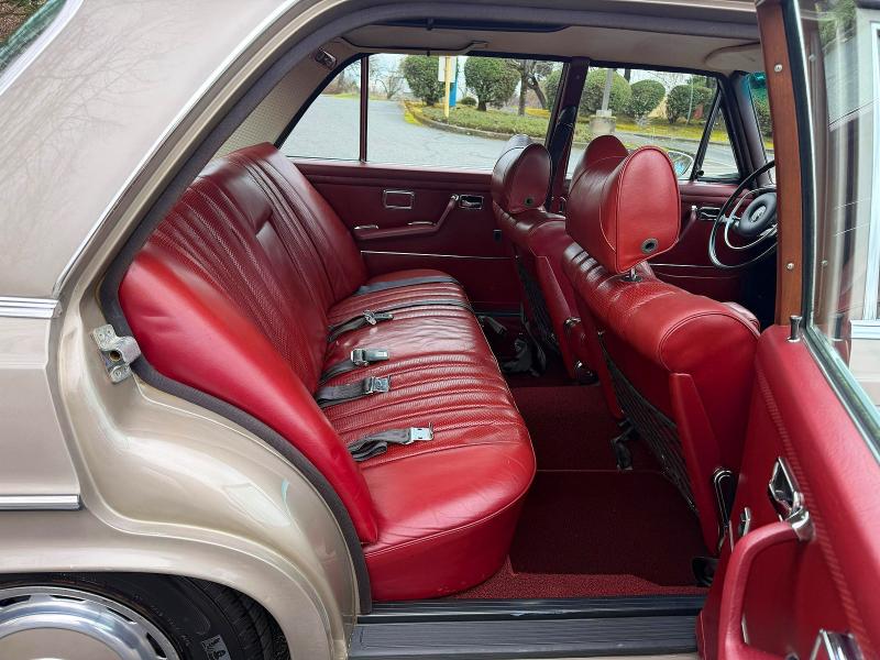78920645 :رقم المزاد ، 10801912068752 vin ، 1971 Mercedes Benz 280 مزاد بيع