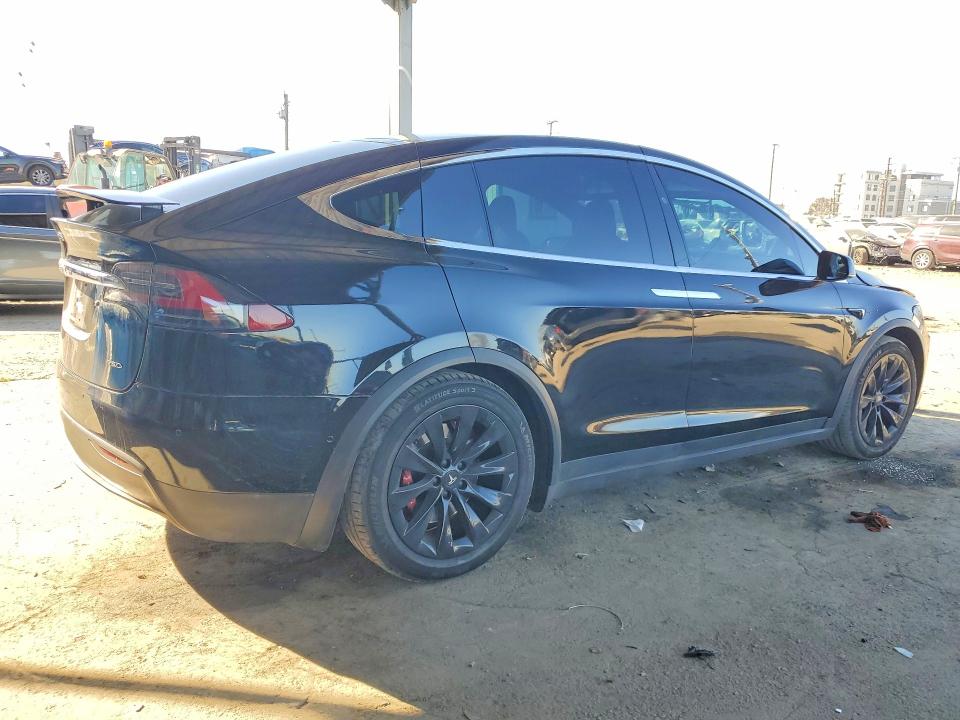 74701235 :رقم المزاد ، 5YJXCBE23HF046169 vin ، 2017 Tesla Model X مزاد بيع