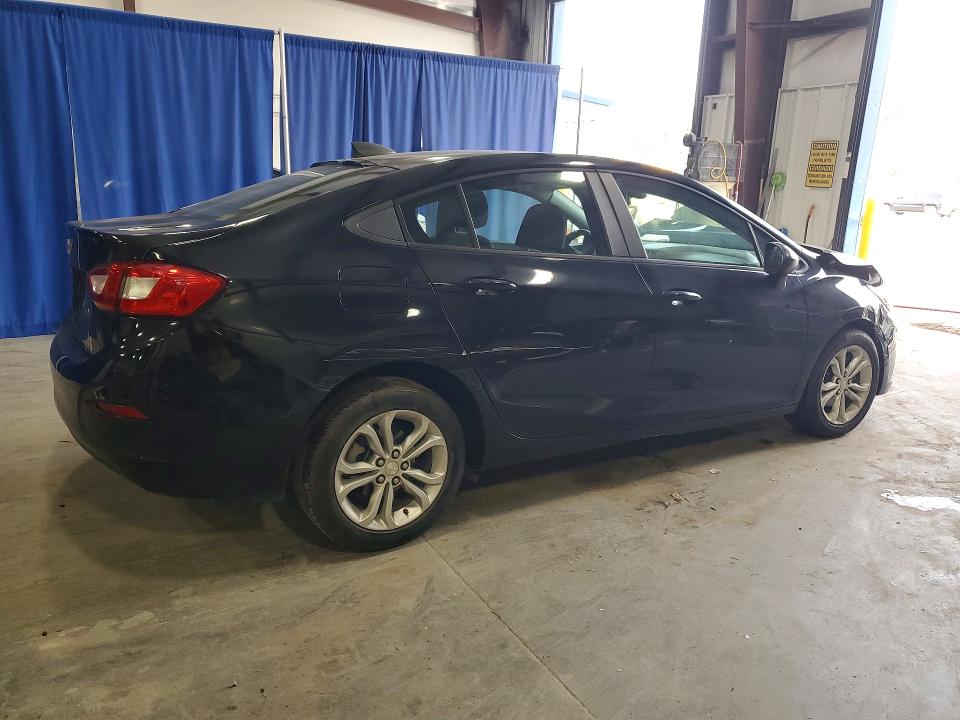 72239365 :رقم المزاد ، 1G1BC5SM6K7151490 vin ، 2019 Chevrolet Cruze Ls مزاد بيع